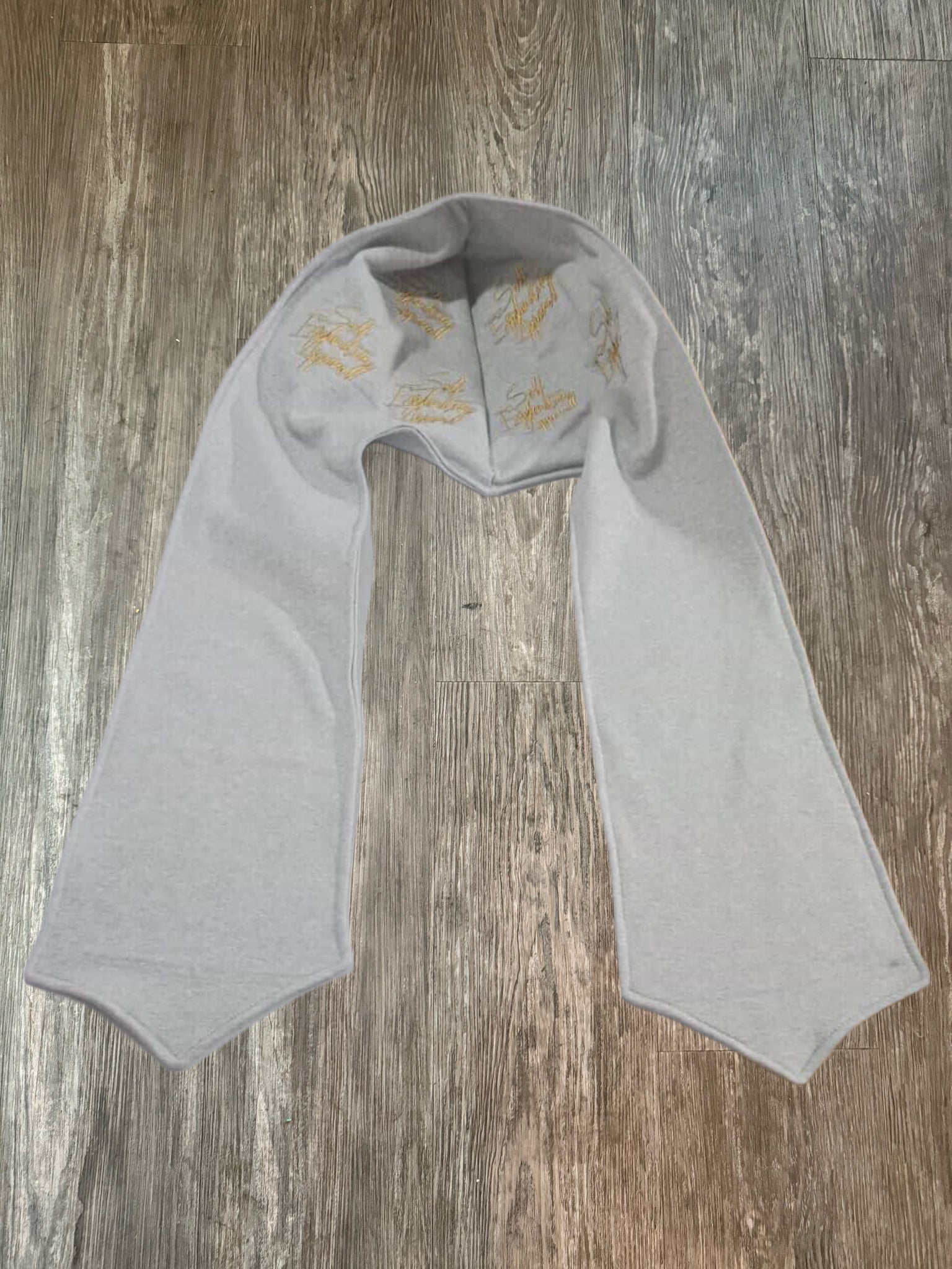 REVERSIBLE HOODED SCARF